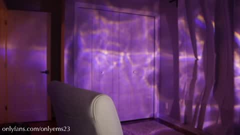 Snapshot of onlyems23 chatting on 05-21-26, 02:07 Em online show from 05-21-26, 02:07