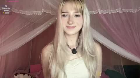 Snapshot of onlyeva1 chatting on 05-06-26, 08:08 Eva online show from 05-06-26, 08:08