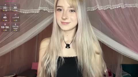 Snapshot of onlyeva1 chatting on 05-17-26, 08:01 Eva online show from 05-17-26, 08:01