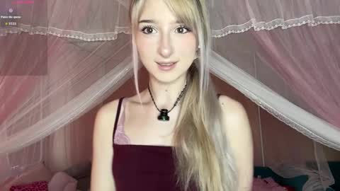 Snapshot of onlyeva1 chatting on 06-05-26, 08:53 Eva online show from 06-05-26, 08:53