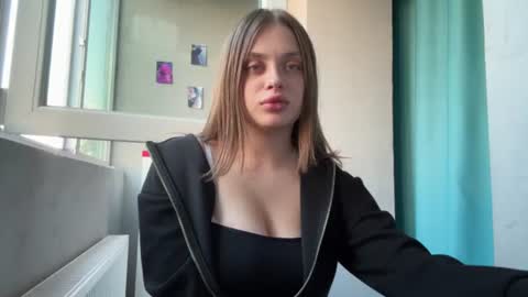 Mia online show from 07-12-26, 05:04