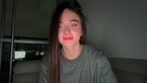 Snapshot of onlysophia chatting on 05-19-26, 01:56 Sophia online show from 05-19-26, 01:56