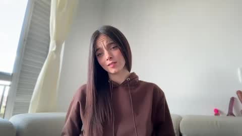 Snapshot of onlysophia chatting on 05-22-26, 09:09 Sophia online show from 05-22-26, 09:09