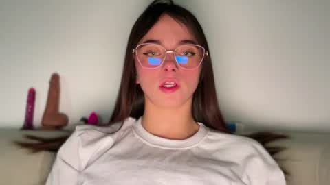 Snapshot of onlysophia chatting on 06-18-26, 11:53 Sophia online show from 06-18-26, 11:53