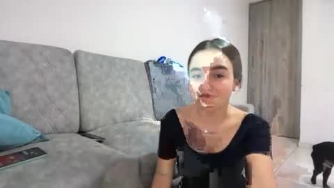 PAREJA LATINA JOVEN MUY CACHONDOS online show from 06-25-26, 09:30