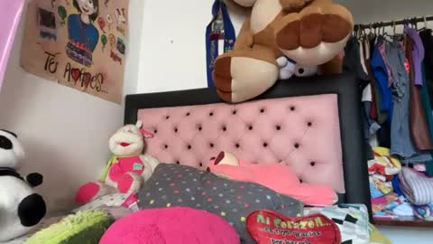 PAREJA LATINA JOVEN MUY CACHONDOS online show from 06-30-26, 07:15