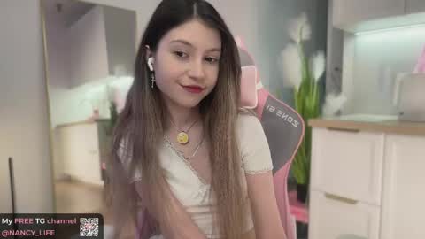 Nancy online show from 04-05-26, 07:22