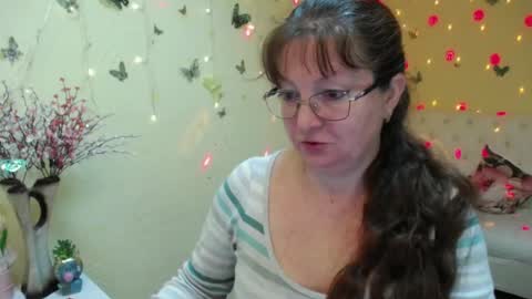 Snapshot of oovanessahotts chatting on 05-01-26, 05:12 Vanessa online show from 05-01-26, 05:12