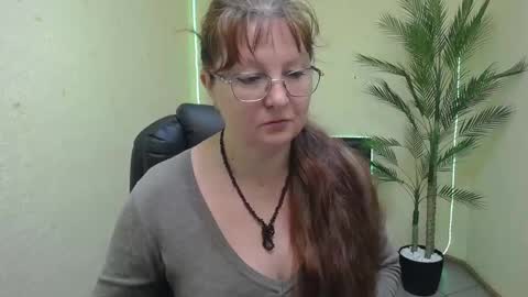 Snapshot of oovanessahotts chatting on 05-30-26, 05:59 Vanessa online show from 05-30-26, 05:59
