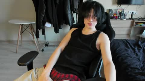 Bella and John online show from 04-05-26, 04:26