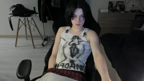 Snapshot of opiunarium chatting on 06-04-26, 08:48 Bella and John online show from 06-04-26, 08:48