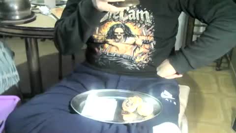 Snapshot of ore_cam chatting on 04-28-26, 02:27 Ore online show from 04-28-26, 02:27