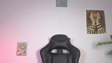 Snapshot of oriana_52 chatting on 05-02-26, 03:55 Oriana online show from 05-02-26, 03:55