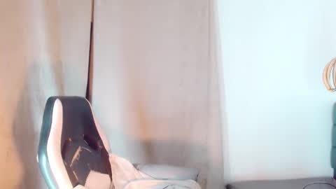 Oriana braom online show from 02-20-25, 01:25