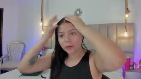Snapshot of oriana_guzman chatting on 07-19-26, 10:46 Miss Guzman online show from 07-19-26, 10:46
