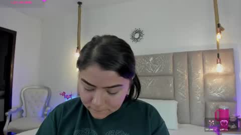 Snapshot of oriana_guzman chatting on 07-27-26, 11:45 Miss Guzman online show from 07-27-26, 11:45