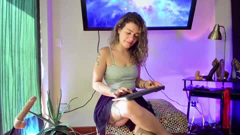 Snapshot of oriana_thomson2 chatting on 01-15-25, 02:02 Oriana online show from 01-15-25, 02:02