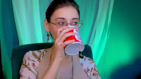 Orianna -  Hi Im into geek culture cosplay crafting LARP games. Shall we play DnD online show from 10-10-25, 01:21