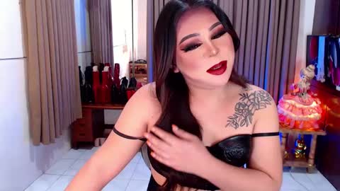 Snapshot of orientalcharmts chatting on 12-21-24, 03:42 ALENA online show from 12-21-24, 03:42