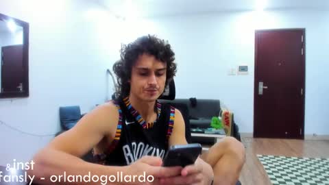 Snapshot of orlando__bloom chatting on 01-10-25, 11:22 Fansly and Instagram -  online show from 01-10-25, 11:22