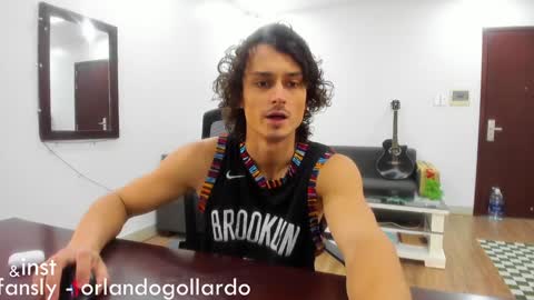 Snapshot of orlando__bloom chatting on 01-12-25, 09:08 Fansly and Instagram -  online show from 01-12-25, 09:08