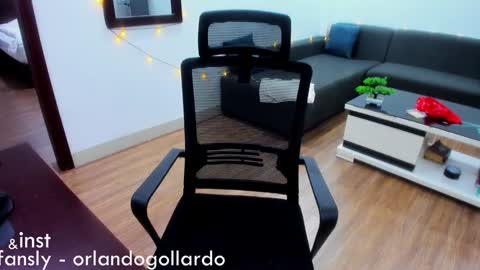 Snapshot of orlando__bloom chatting on 01-20-25, 11:45 Fansly and Instagram -  online show from 01-20-25, 11:45