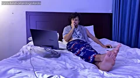 Snapshot of orlando__bloom chatting on 10-06-25, 01:08 Fansly and Instagram -  online show from 10-06-25, 01:08