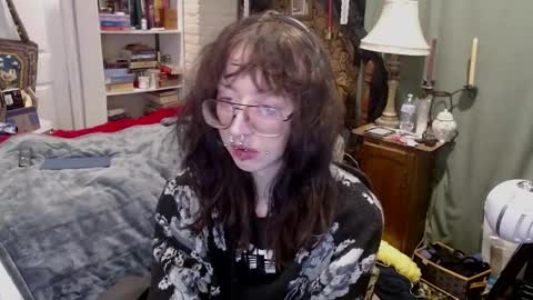 Snapshot of orookun chatting on 12-22-24, 10:15 orookun online show from 12-22-24, 10:15