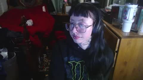 Snapshot of orookun chatting on 11-11-25, 11:49 orookun online show from 11-11-25, 11:49