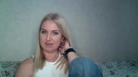 Snapshot of orrina25 chatting on 01-25-25, 03:41 Elis online show from 01-25-25, 03:41