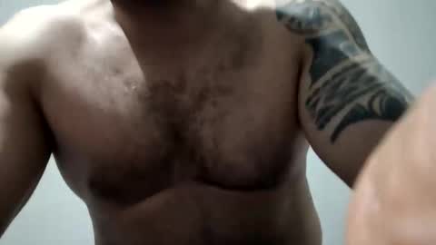 Snapshot of oscar670473 chatting on 05-01-26, 02:05 oscar670473 online show from 05-01-26, 02:05
