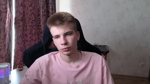 Snapshot of oscar_21_cm chatting on 05-12-26, 08:11 good boy online show from 05-12-26, 08:11