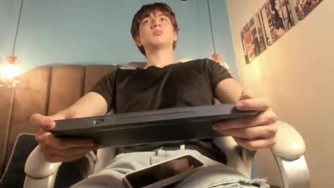 Oscar online show from 02-15-26, 02:41