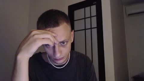 Snapshot of oscar_sssky chatting on 01-25-25, 04:35 Oscar online show from 01-25-25, 04:35