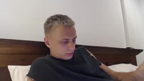 Snapshot of oscar_sssky chatting on 02-07-25, 12:50 Oscar online show from 02-07-25, 12:50