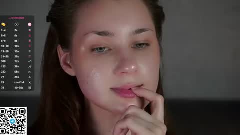 Snapshot of oscarheberle chatting on 07-18-26, 06:23 Jess online show from 07-18-26, 06:23