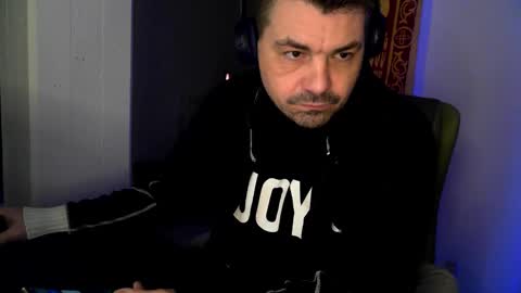 Snapshot of oscarleo chatting on 02-19-26, 10:11 the venetian online show from 02-19-26, 10:11