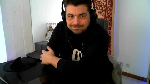 Snapshot of oscarleo chatting on 02-22-26, 12:47 the venetian online show from 02-22-26, 12:47