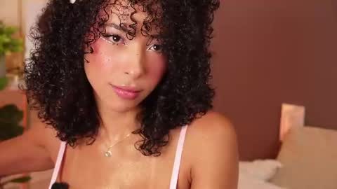 Snapshot of oshun_25 chatting on 07-23-26, 12:47 Oshun online show from 07-23-26, 12:47