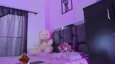 vella online show from 04-14-26, 06:03