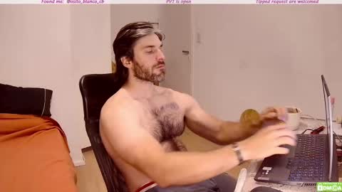 Snapshot of osito_blanco chatting on 10-28-25, 12:58 Osito Blanco online show from 10-28-25, 12:58