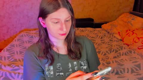 Snapshot of oskar_fucker chatting on 01-28-25, 05:32 Leliana online show from 01-28-25, 05:32