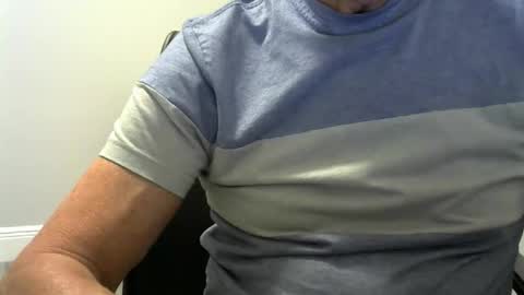 Snapshot of ossibottom chatting on 11-06-25, 11:59 Ossi online show from 11-06-25, 11:59