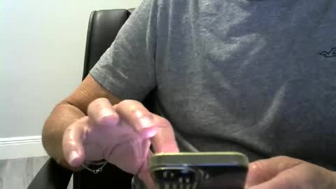 Snapshot of ossibottom chatting on 12-01-25, 03:22 Ossi online show from 12-01-25, 03:22