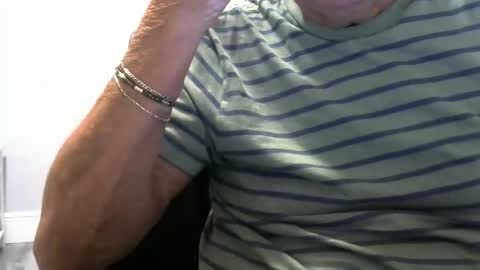 Snapshot of ossibottom chatting on 12-02-25, 12:27 Ossi online show from 12-02-25, 12:27