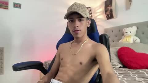 ostin 18hot online show from 11-20-25, 05:40