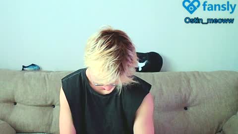 Snapshot of ostin_meoww chatting on 01-12-25, 08:25 Ostin online show from 01-12-25, 08:25