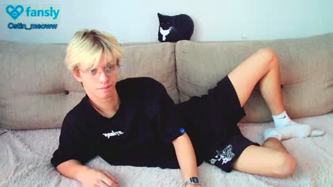 Snapshot of ostin_meoww chatting on 01-29-25, 07:04 Ostin online show from 01-29-25, 07:04