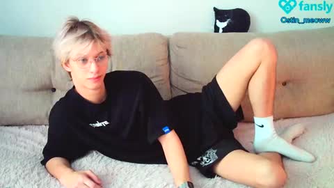 Snapshot of ostin_meoww chatting on 02-16-25, 06:10 Ostin online show from 02-16-25, 06:10