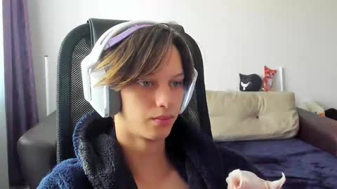 Snapshot of ostin_meoww chatting on 10-29-25, 07:21 Ostin online show from 10-29-25, 07:21